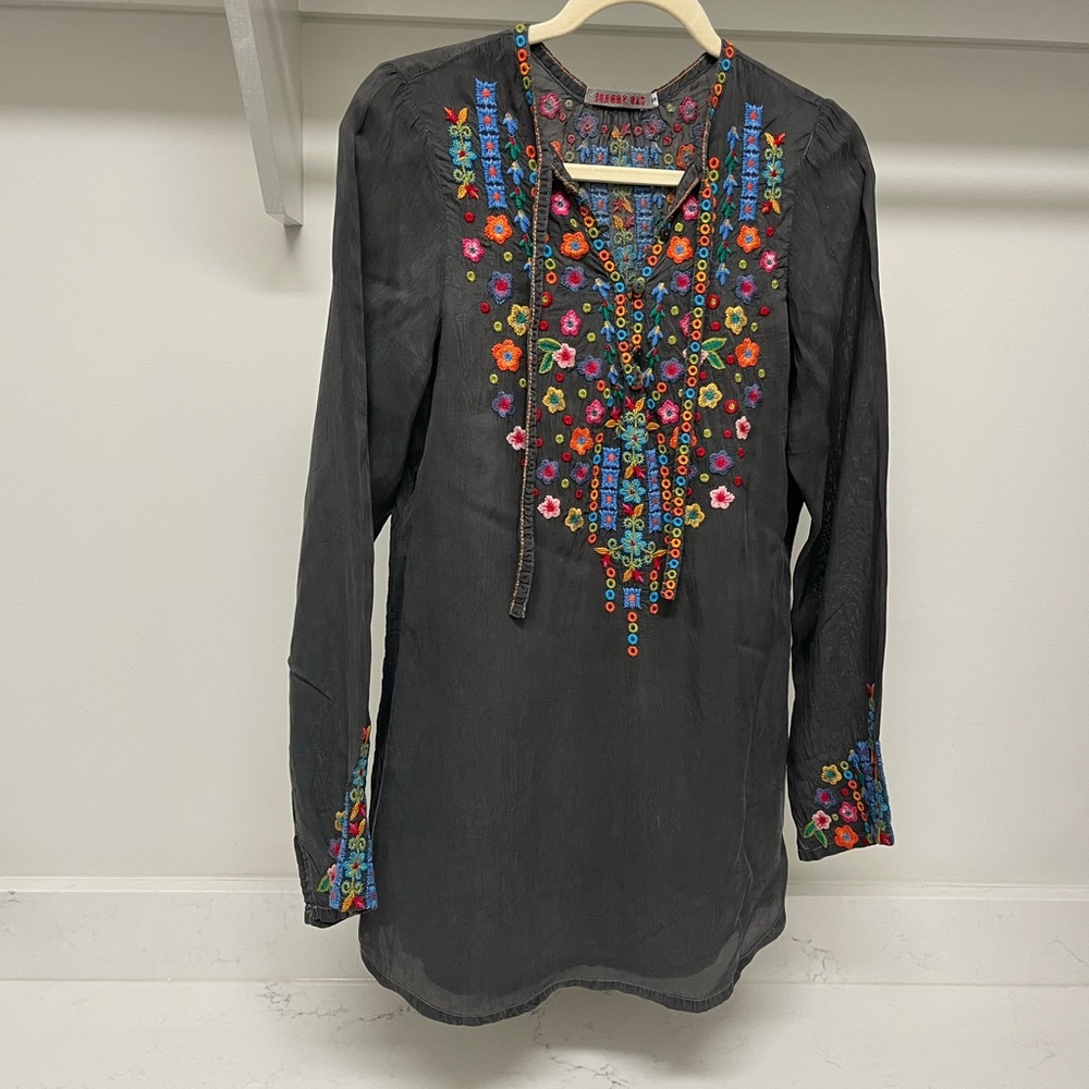 Johnny Was long sleeve embroidered tunic. Grey/multi color. Excellent condition.